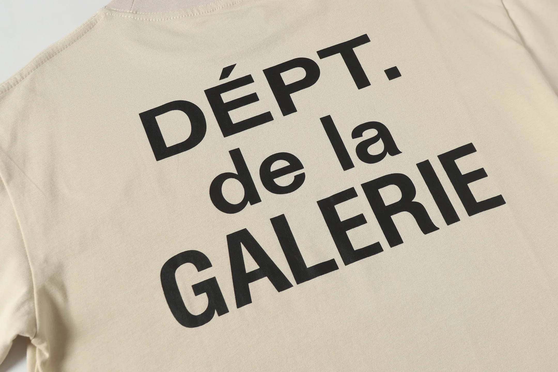 GALLERY.DEPT Summer new short-sleeved model number: D3307P104 Color: black apricot Size: S M L XL